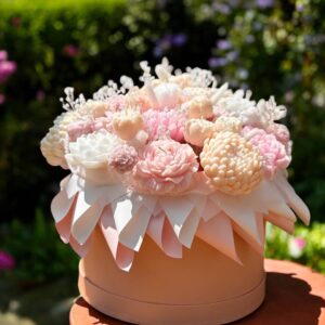 Ароматизована квіткова коробка зі свічками ручної роботи Velvet Noire