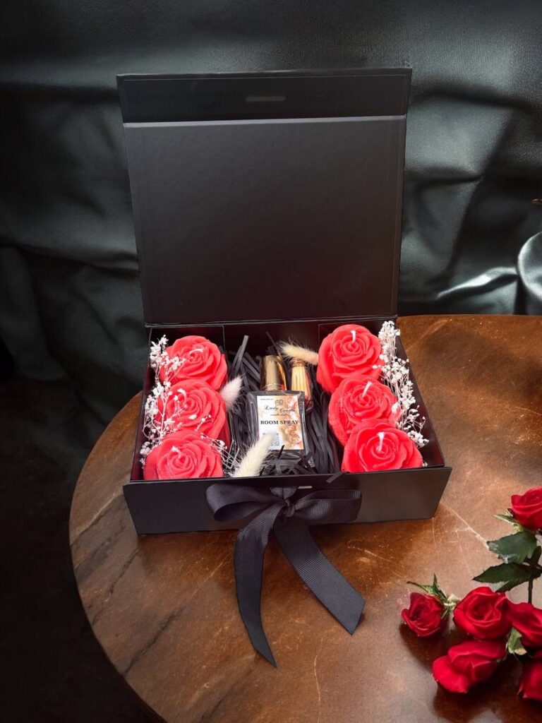 Подарункова коробка Rose зі свічками та room spray