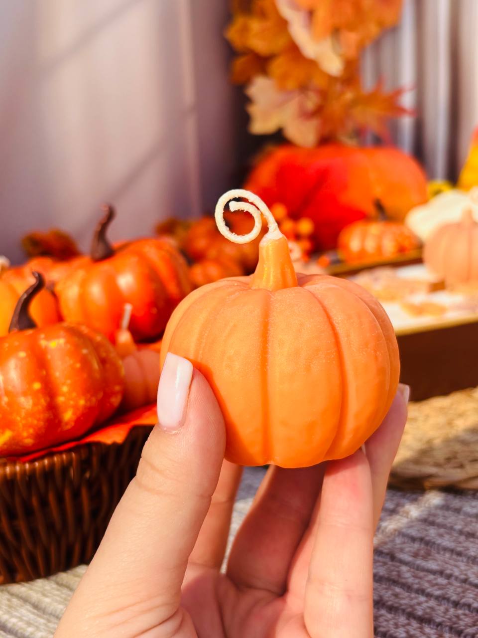 Осіння ароматична свічка Pumpkin Spice ручної роботи