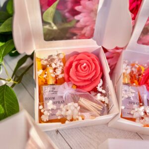 Подарунковий набір із свічкою трояндою та Room spray