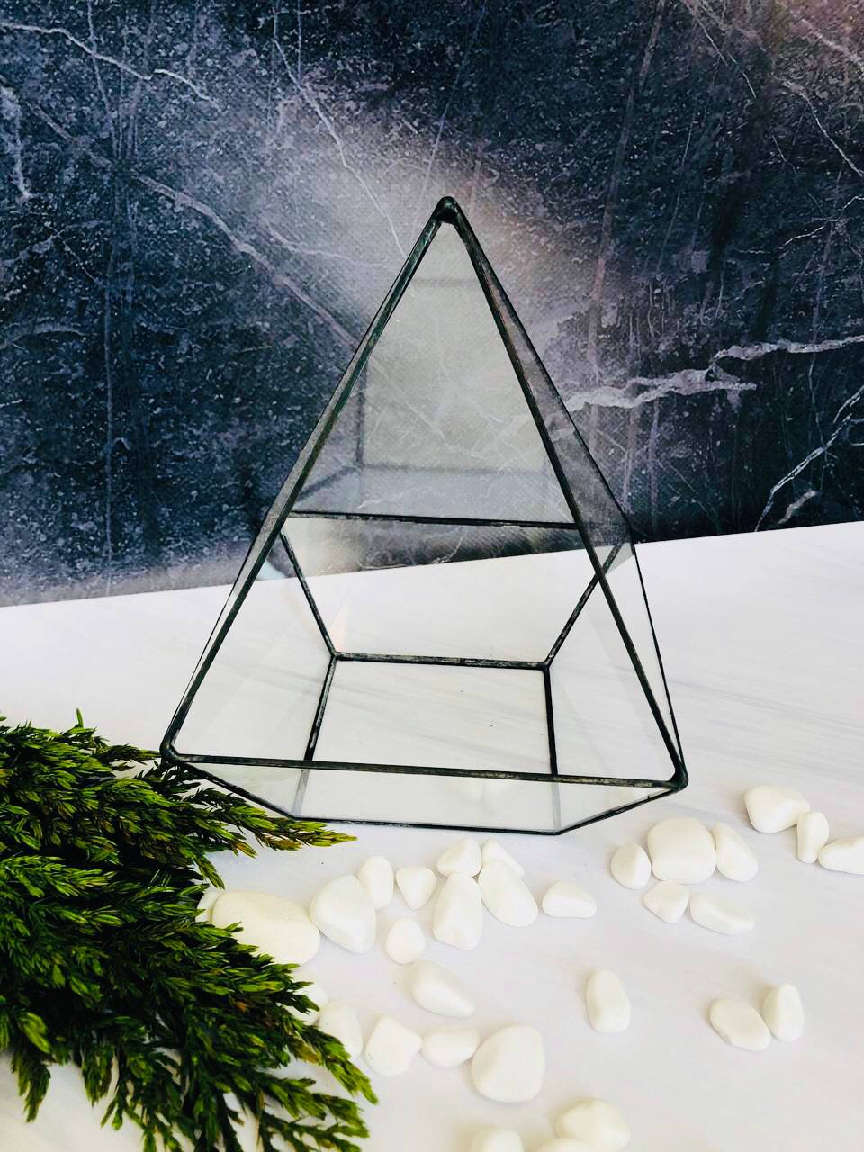 Деталі пайки металом у флораріумі техніки Тіффані