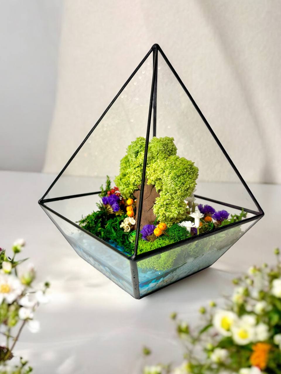 Декоративний флораріум з образом дуба у природному стилі