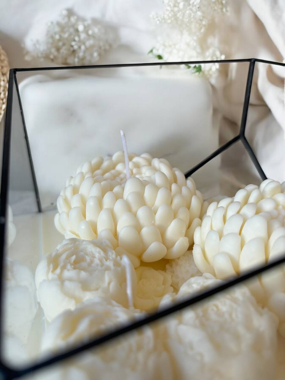 Квіткова аромасвічка Gentle з чистим шлейфом